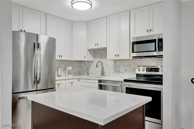 Building Photo - 8110 S Woods Cir