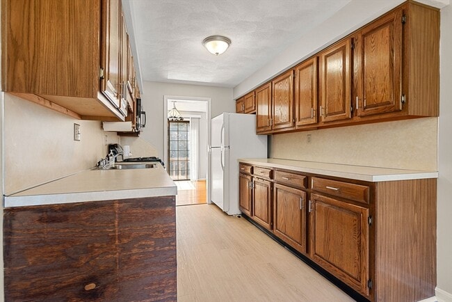 Building Photo - 290 Apache Way