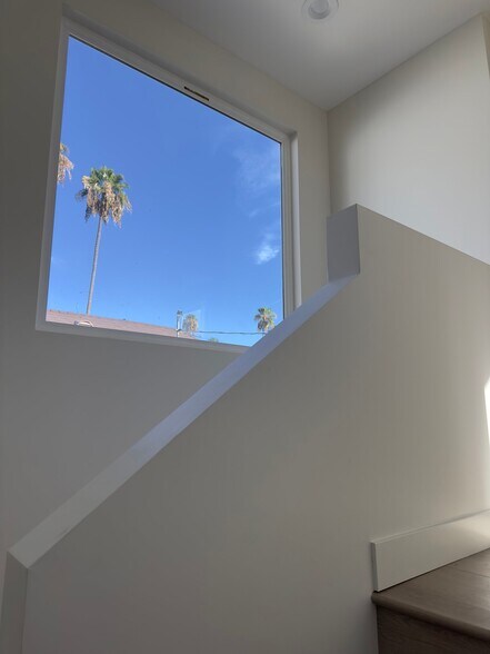 Building Photo - 1153 Alameda Ave