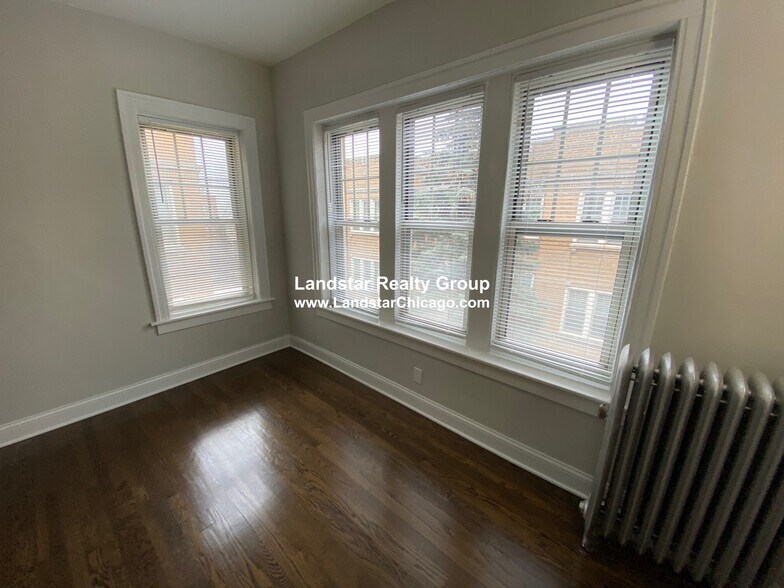 Building Photo - 732 Reba Pl