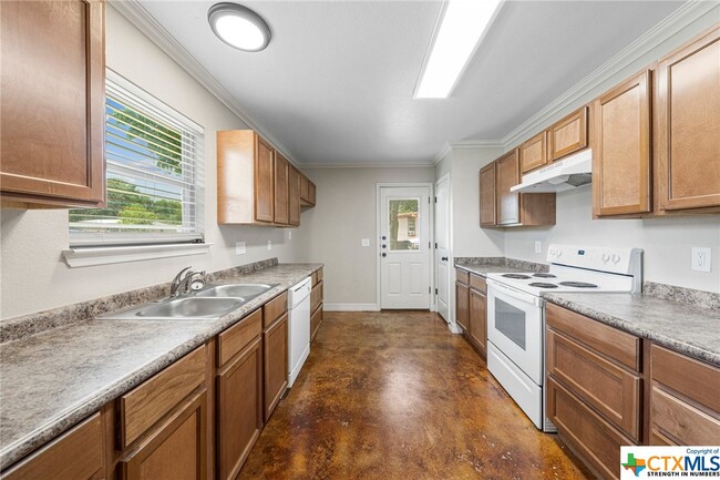Building Photo - 2807 Terrace Dr