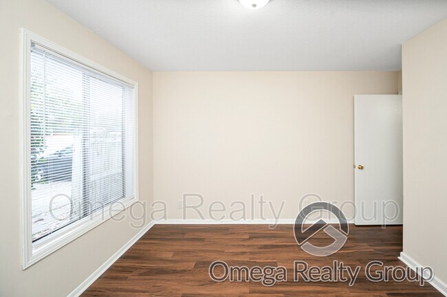 Building Photo - 2901 18th Ave