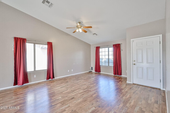 Building Photo - 13337 W Cottonwood St