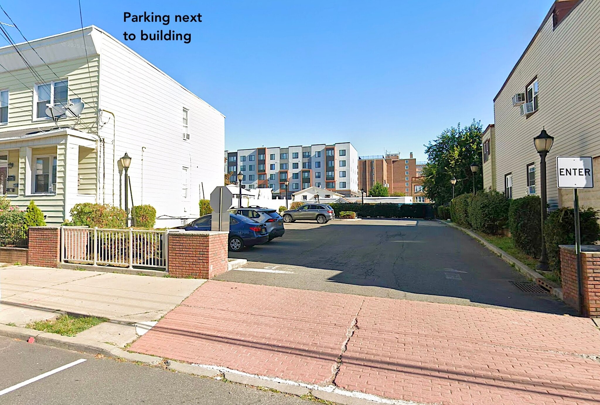 Building Photo - 27 E 18th St