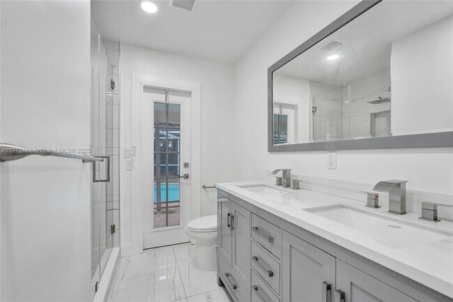 Building Photo - 101 SW 53rd Ave