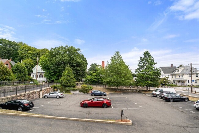 Building Photo - 145 Glenwood St