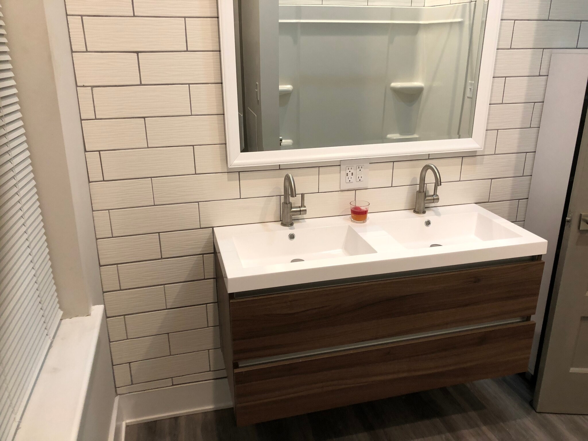 full bathroom - 82 S Main St