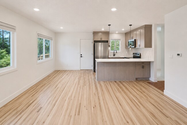 Building Photo - 7407 SW 36th Ave