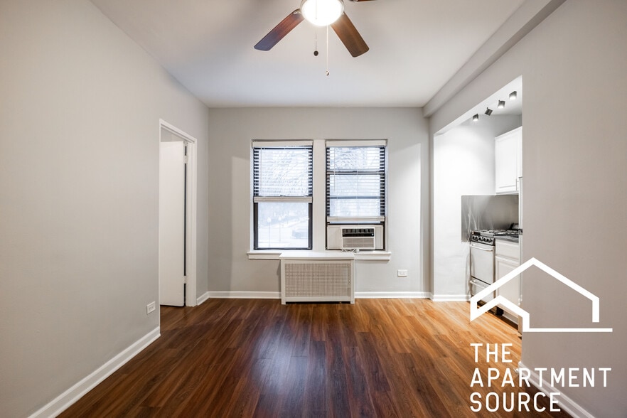 Building Photo - 1200 N La Salle Dr