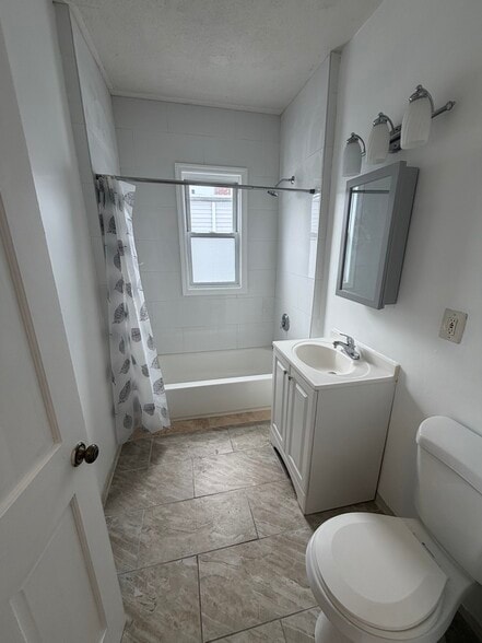 Building Photo - 44 Francis St