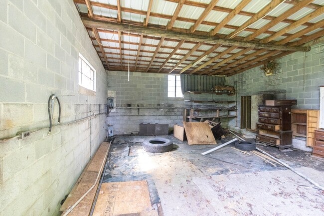 Building Photo - 9447 Lusk Rd
