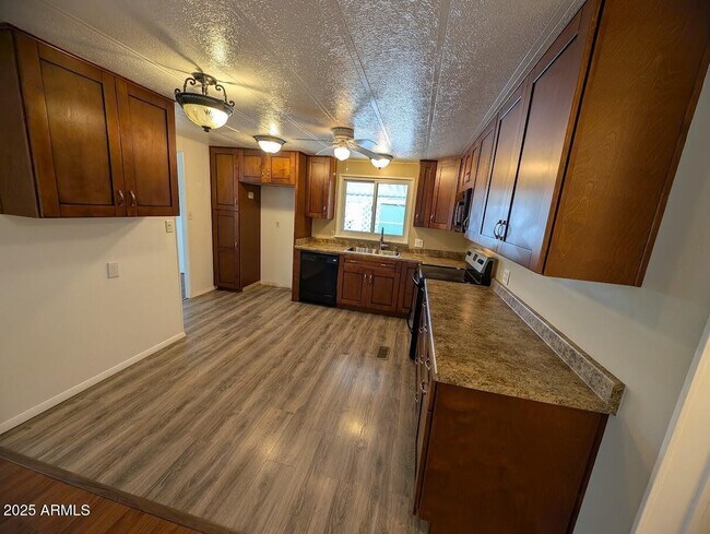 Building Photo - 18003 N 2nd St