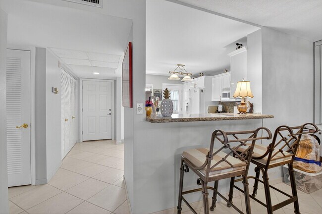 Building Photo - 2871 N Ocean Blvd