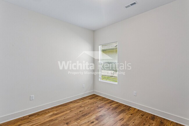 Building Photo - 12874-12874 W Wheatland Ct