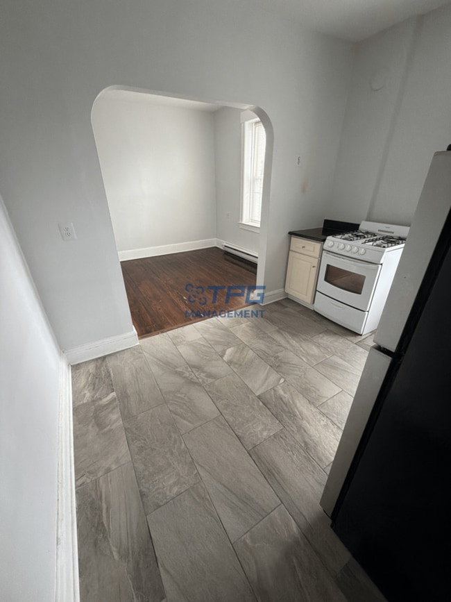 Building Photo - 265 Avenue B