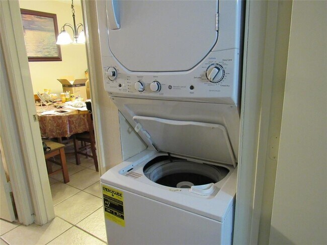 Building Photo - 2350 Bering Dr