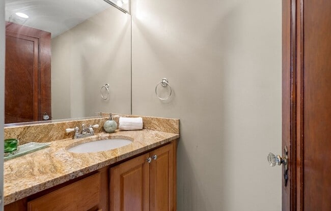 Building Photo - 15 Lexington Terrace