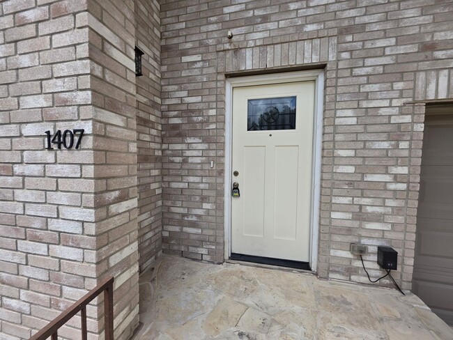 Building Photo - 1407 Blackbridge