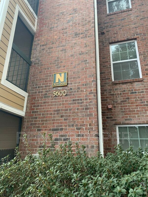 Building Photo - 5600 Devonbriar Way