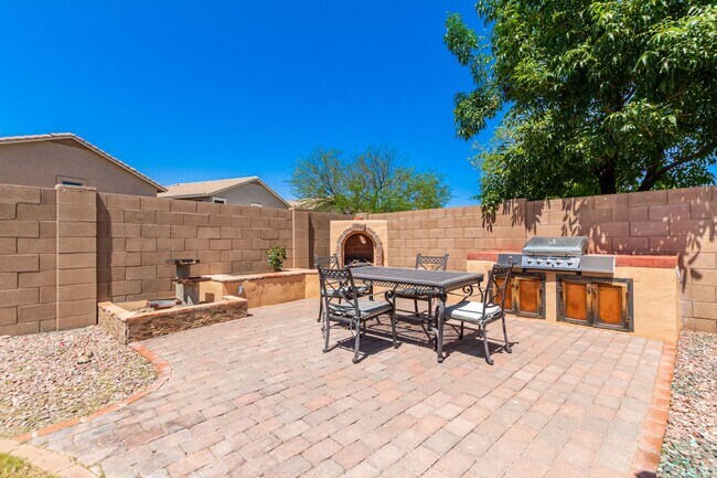 Building Photo - Spacious 3 Bed, 2 Bath Home in Boulder Creek