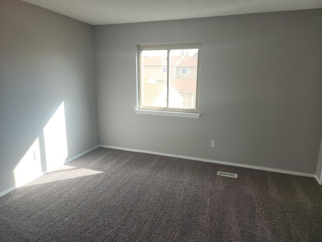Building Photo - Fantastic 2-Bedroom Townhome in Briargate! Union and Lexington.