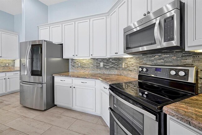 Building Photo - 231 Lakay Pl