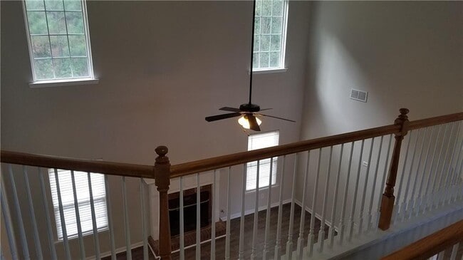 Building Photo - 3652 Roxfield Dr NE