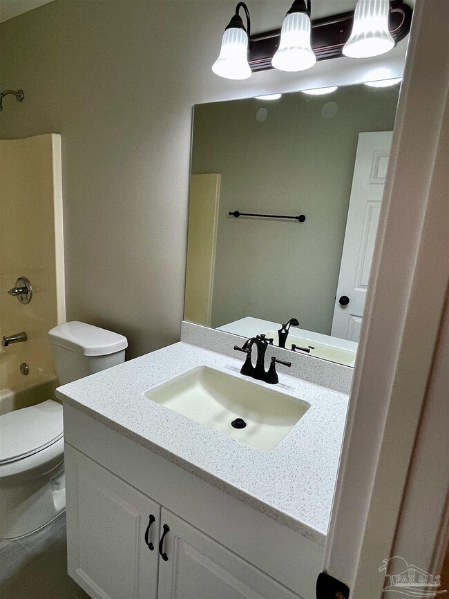 Building Photo - 1033 Waterford Ln