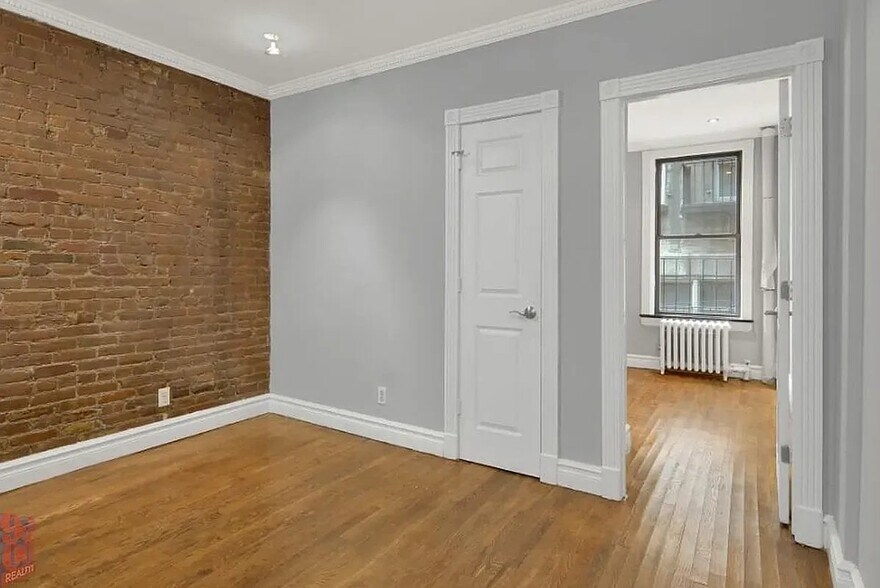 Building Photo - 219 E 23rd St