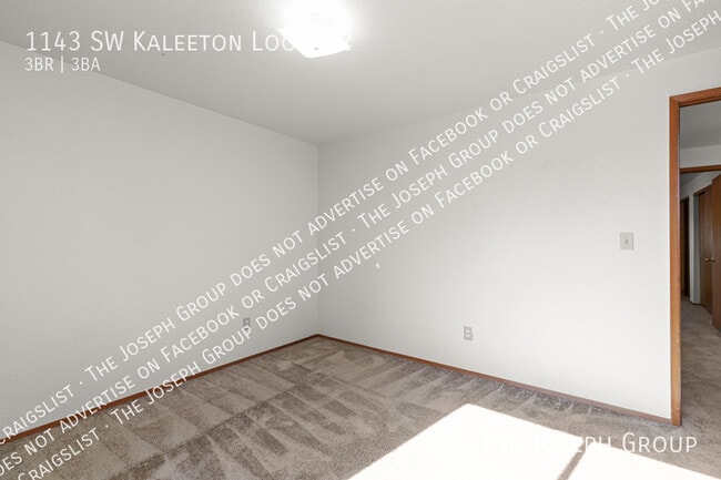 Building Photo - 1143 SW Kaleeton Loop