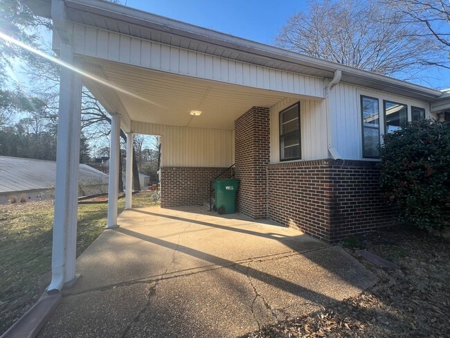 Building Photo - 8020 Hwy 43