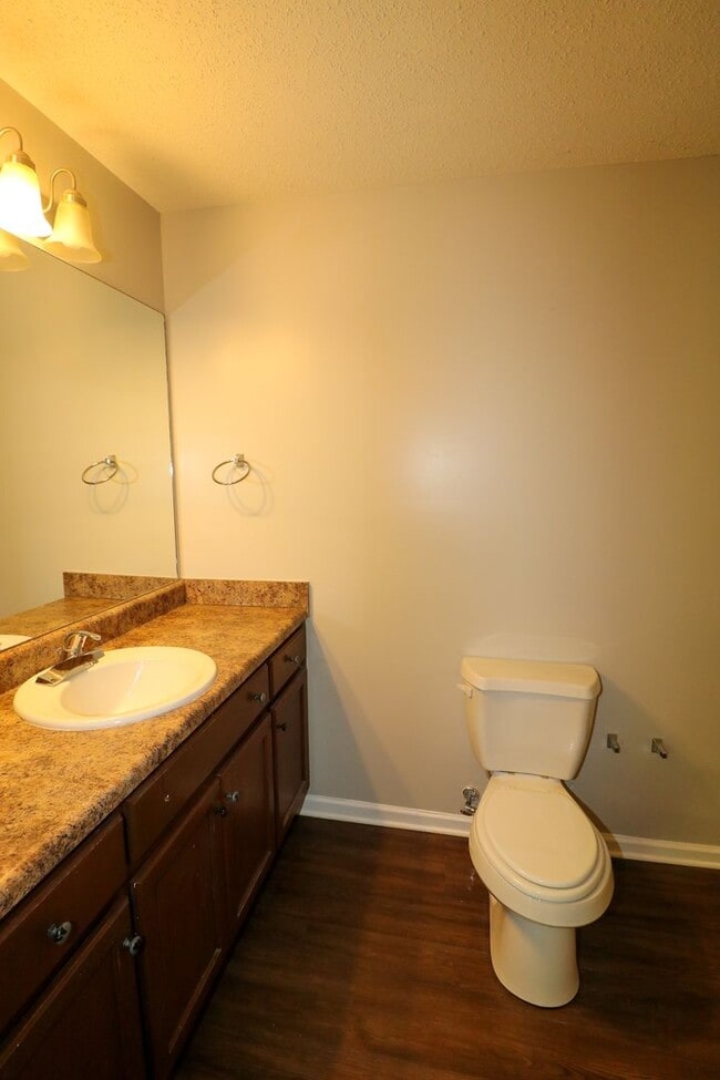Building Photo - THIS IS A TRIPLEX GROUND FLOOR UNIT IN LINCOLN