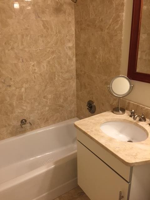 Marble Bath - 1 Charles St