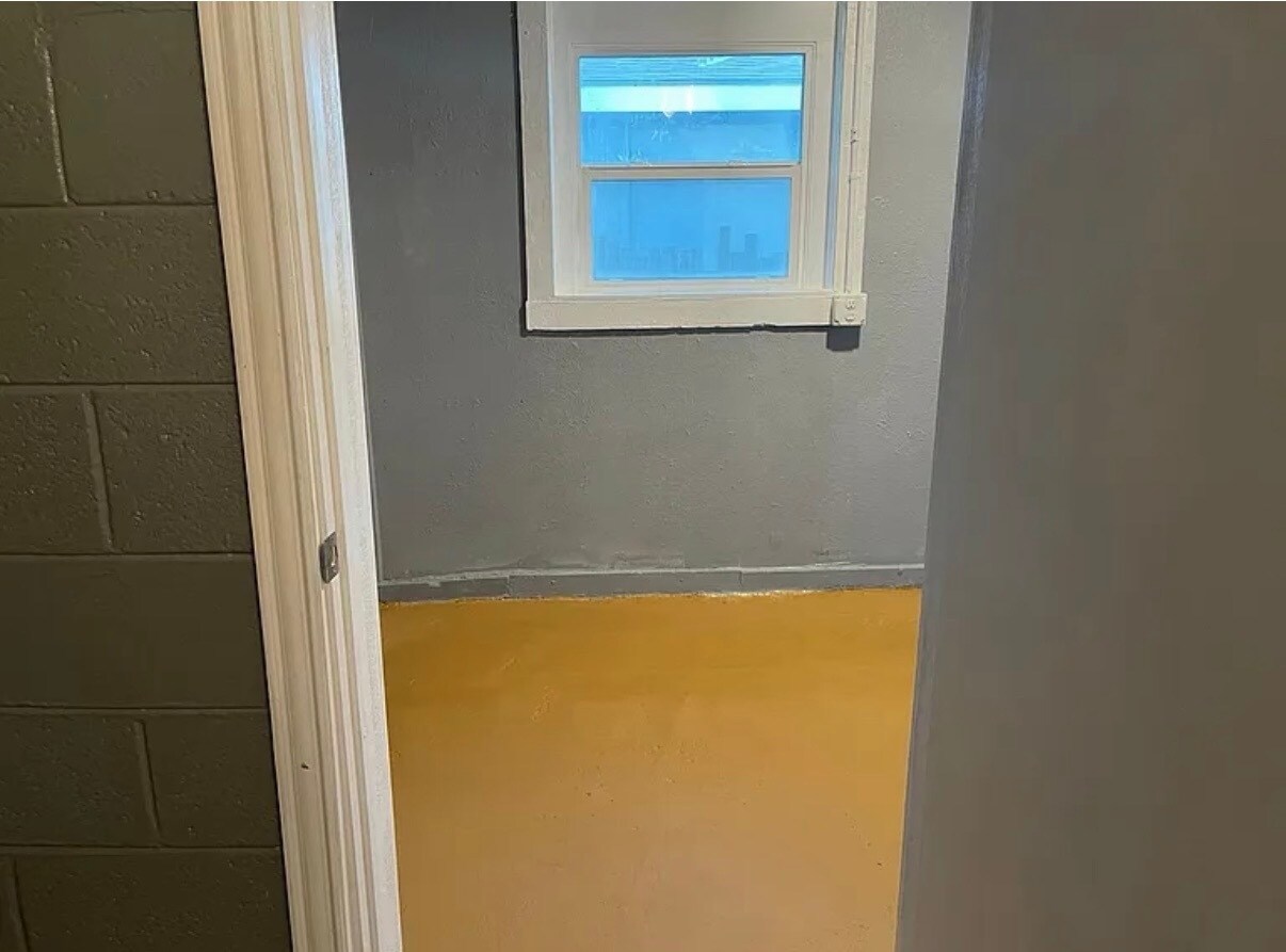 Building Photo - 3217 James Ave