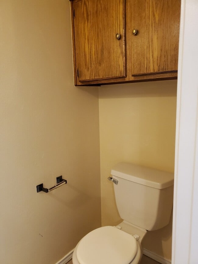 Building Photo - 513 W Matz Ave