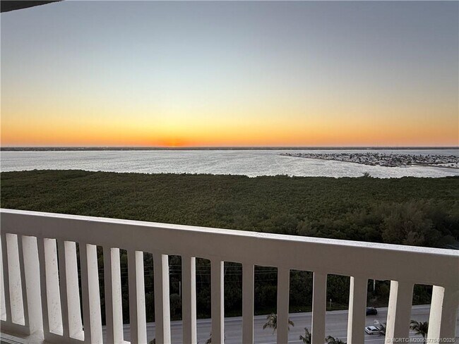 Building Photo - 9960 S Ocean Dr