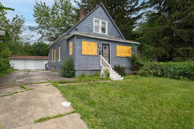 Building Photo - Inviting 3 Bed 1 Bath Single Family Home
