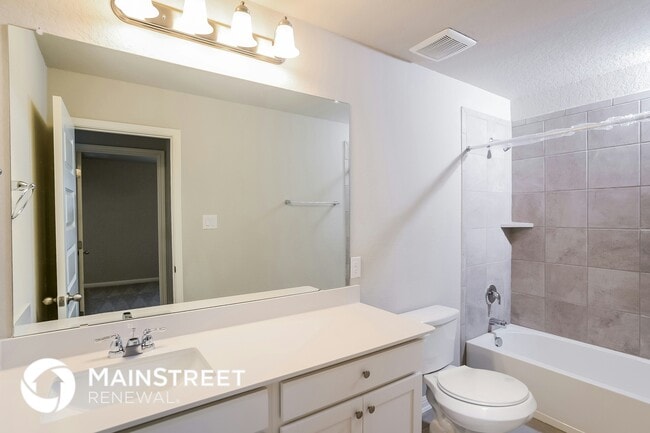 Building Photo - 9219 Dak Ave.