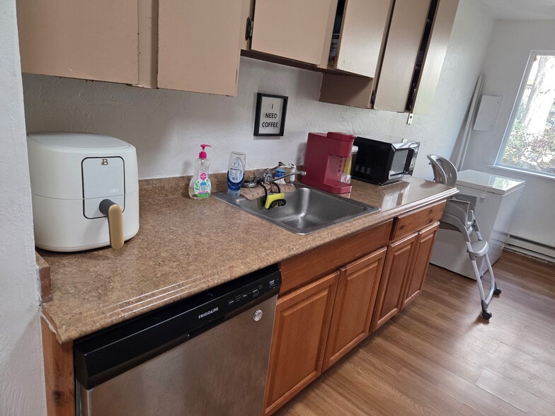 Building Photo - 1110 Hayes St