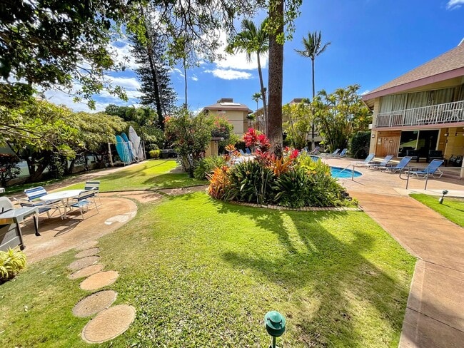 Building Photo - Step into the peaceful and lovingly cared-for 2-bedroom, 2-bath condo in Haleakala Shores — one o...