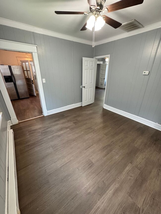 Building Photo - Beautiful 2 bed 2 bath house in Churchill