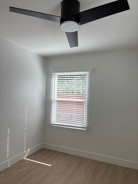 Building Photo - 1711 Glenwood Dr