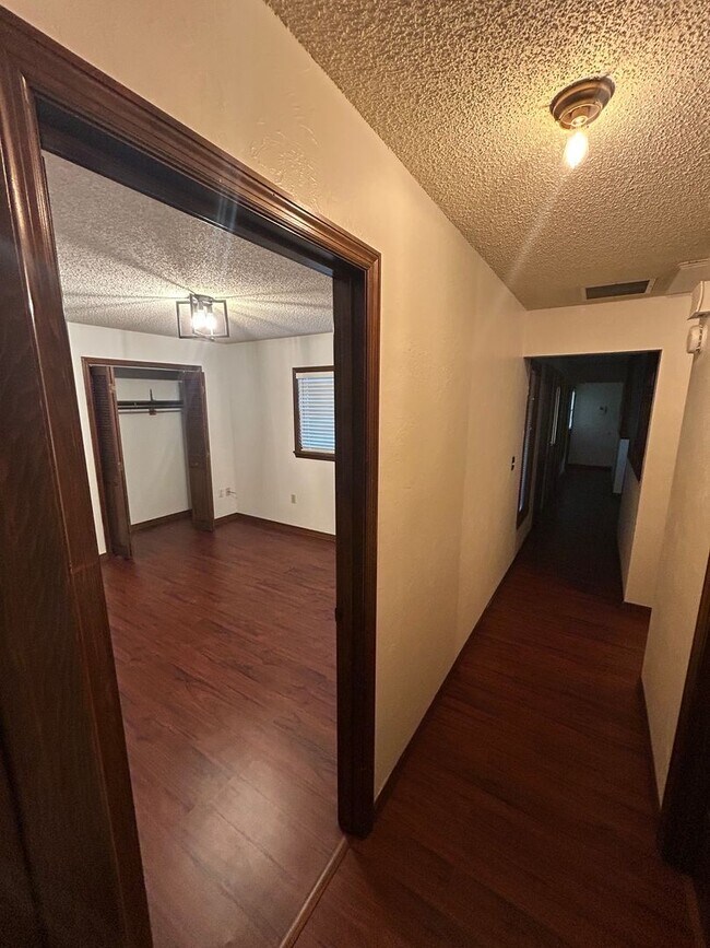 Building Photo - Spacious 3-Bedroom Home with Fenced Yard &...