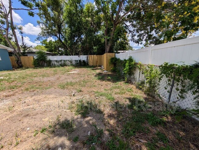 Building Photo - 3721 N Whittier St