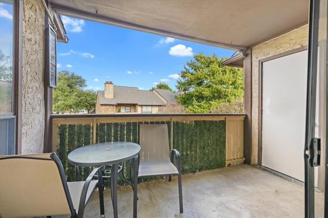 Building Photo - 1301 Memory Ln