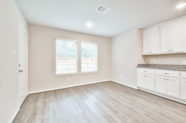 Building Photo - 133 S Timber Top Dr