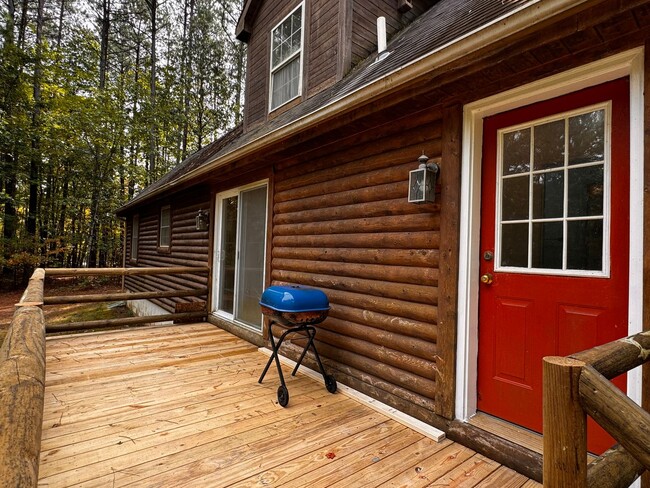 Building Photo - Log Home Nestled in the Woods, Albemarle C...