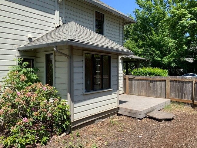 Building Photo - 1 Bedroom in Midtown