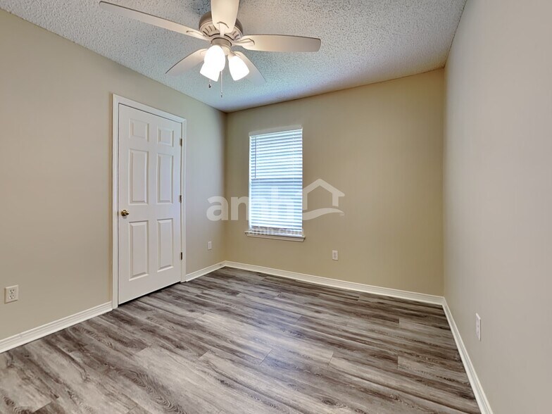Building Photo - 2663 Fernleaf Dr