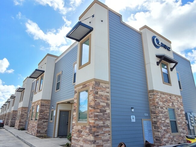 Building Photo - 201 S 5th St